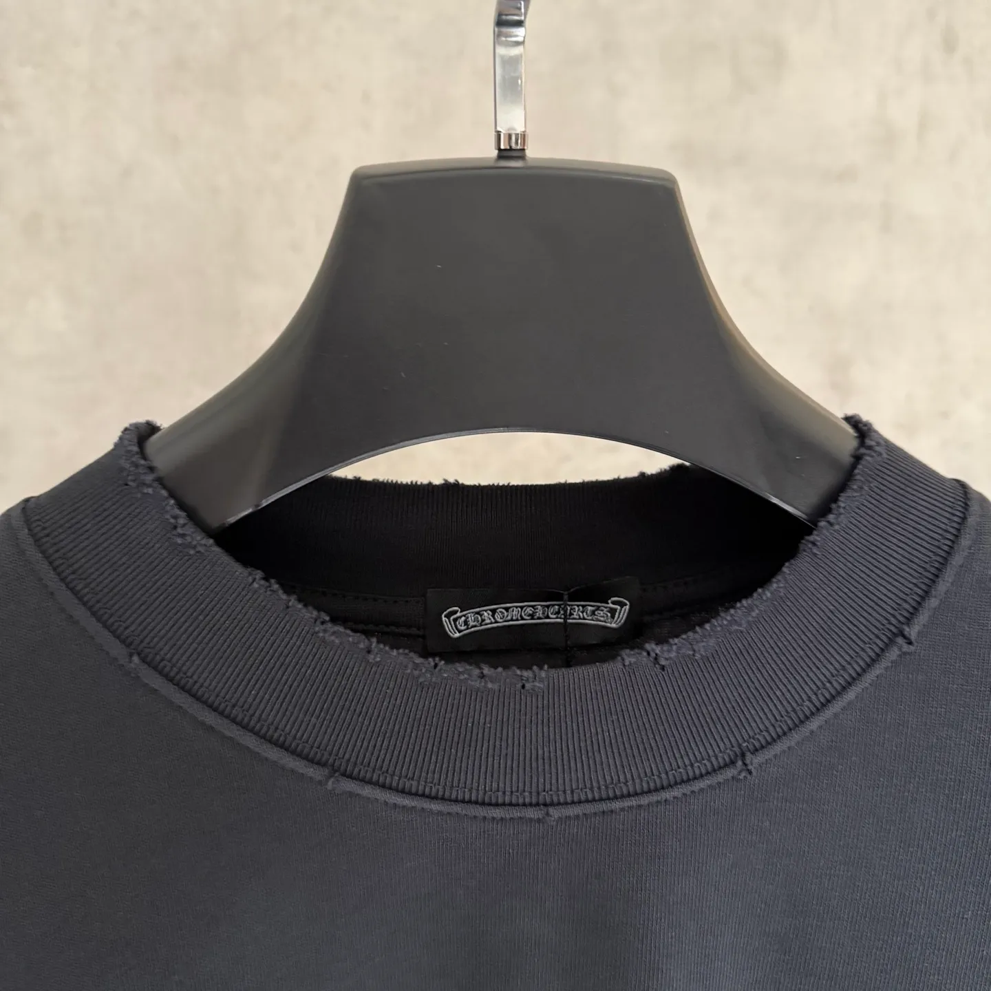 🅿️330 [Strict quality control] CH Croixin's new long-sleeved sweatshirt T-shirt. Heavy 340g double yarn fabric. Wash the whole garment twice. Frayed and torn on all four sides. Heavy fabric. The neckline is made of icy Salona. Loose fit. Deep, wide and stylish. No deformation or shrinkage. Color: 3 colors, black, white and gray. Size: M-2xl